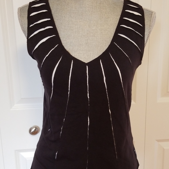 Top - Picture 2 of 8